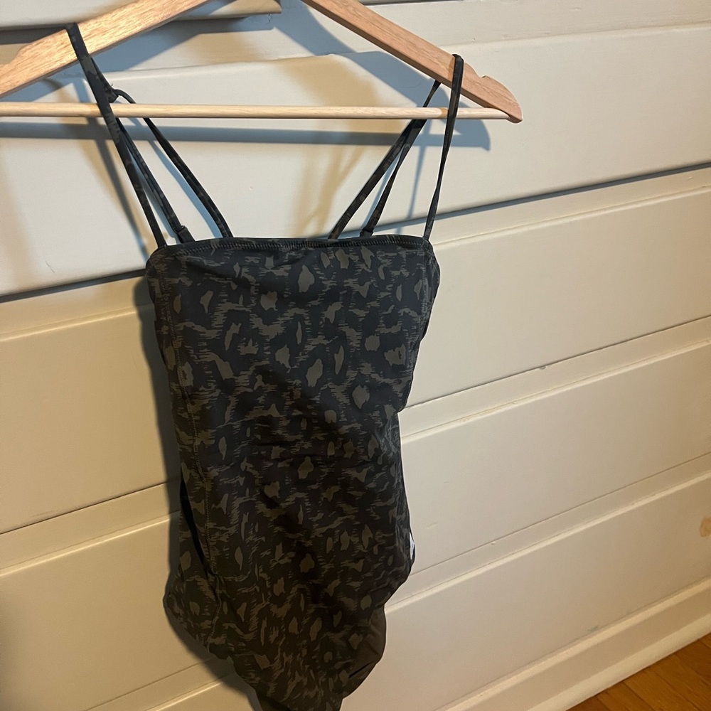 Vuori Black Patterned Women's One Piece Swimsuit